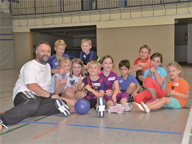 Die Kinder hatten während des Schnuppertages einen riesen spaß rund um Volleyball.privat