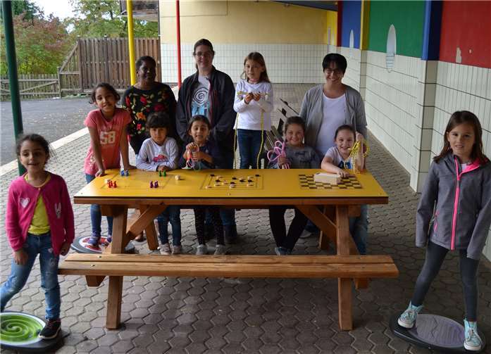 Die Kinder können es kaum abwarten, die neuen Spielsachen auszuprobieren. Foto: privat