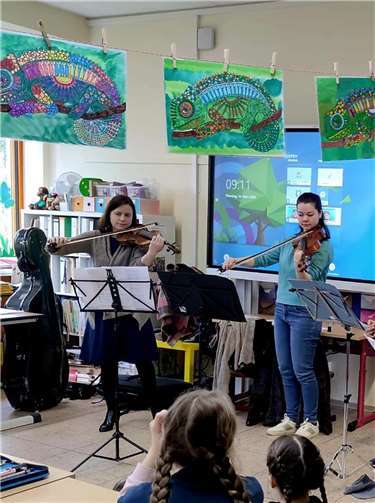 Die Kinder konnten Streichinstrumente kennenlernen.  Foto: GS Polch