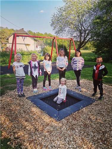 Die Kinder konnten die Fertigstellung der neuen Attraktion kaum erwarten.  Foto: privat