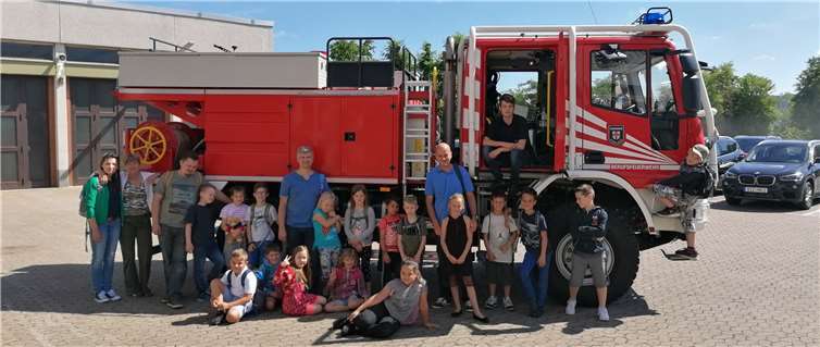 Die Kinder lernten an diesem Tag, welche Aufgaben und Tätigkeiten Feuerwehrleute ausüben. Foto: privat