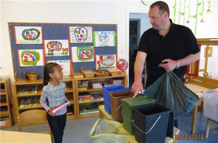 Die Kinder lernten die korrekte Mülltrennung. Privat