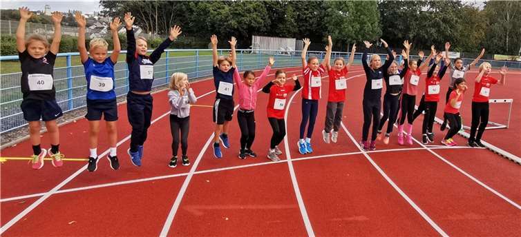 Die Kinder ließen sich trotz der schlechten Wetterprognosen nicht abschrecken und gingen an den Start.  Foto: DJK
