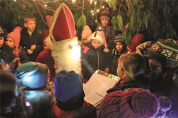 Die Kinder machten sich auf die Suche nach dem Nikolaus ... und fanden ihn.