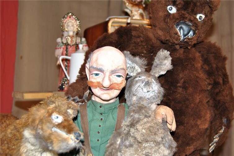 Die Kinder sahen das Stück „Es klopft bei Wanja in der Nacht“.