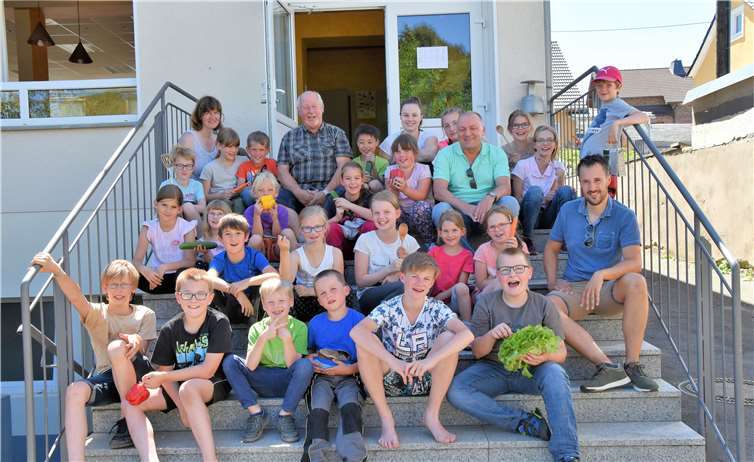 Die Kinder sind alle begeistert von der neuen Aktion. Gemeinde Grafschaft