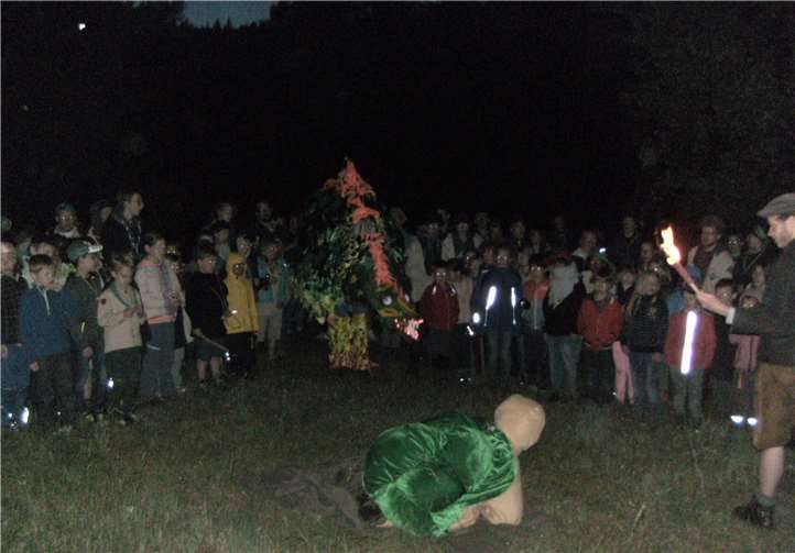 Die Kinder sind mit Fuchur bei der uralten Morla.