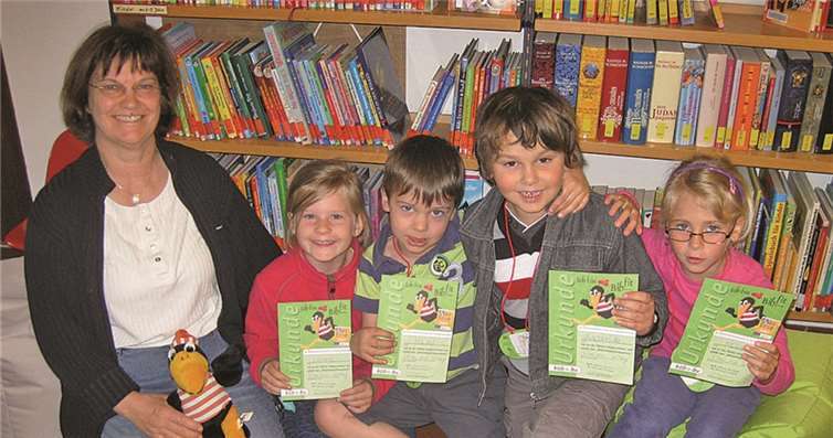 Die Kinder sind stolz auf ihre Urkunden! privat