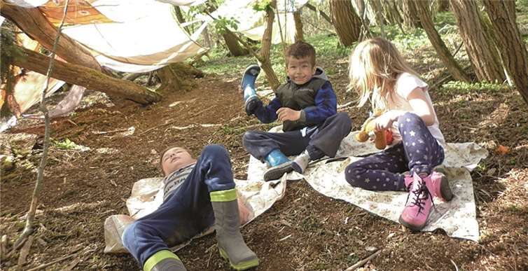 Die Kinder sollen die Möglichkeit haben sich im Rollenspiel frei zu entfalten, zu forschen, zu entspannen und zu bauen.privat