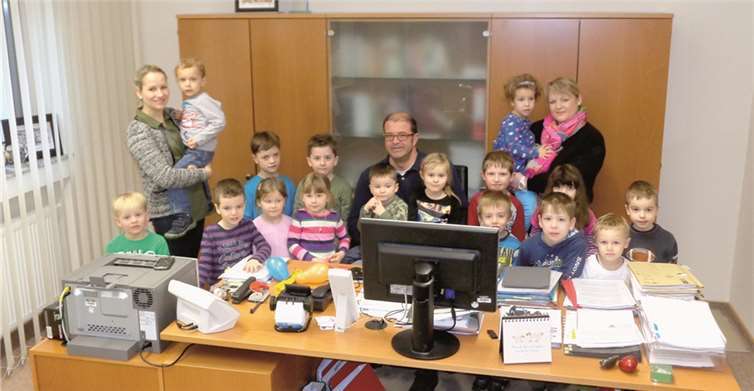 Die Kinder stellten dem Bürgermeister viele interessante Fragen.privat