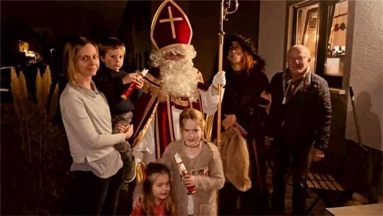 Die Kinder trugen dem Nikolaus Gedichte vor oder sangen Lieder. Foto: privat