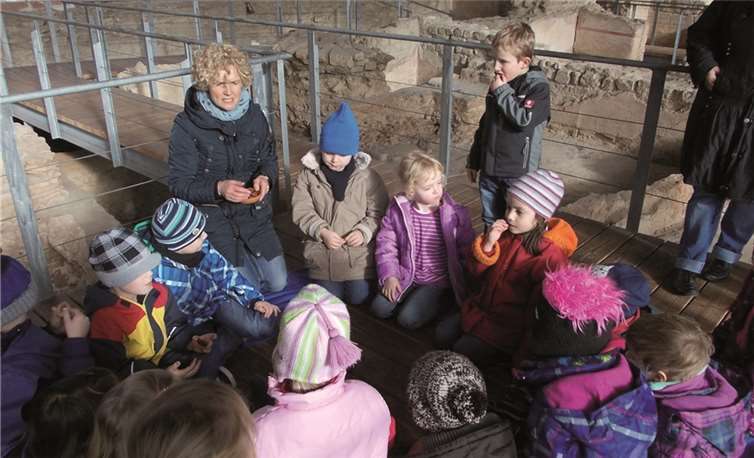 Die Kinder und Erzieherinnen erlebten einen spannenden Tag in der Römervilla. privat