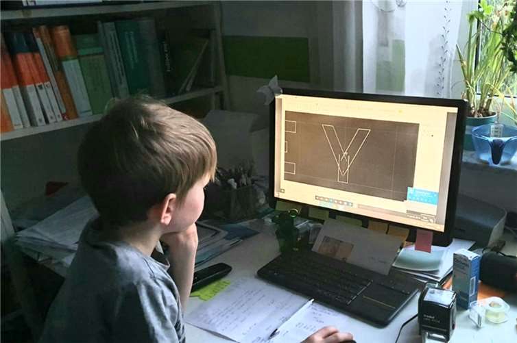 Die Kinder und Jugendlichen arbeiten gemeinsam mit ihrem Trainer online weiter. Fotos: privat