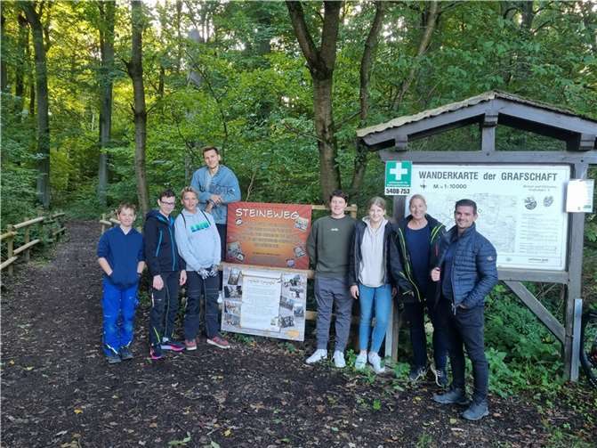 Die Kinder und Jugendlichen haben einen „Steineweg“ gestaltet.  Foto: privat
