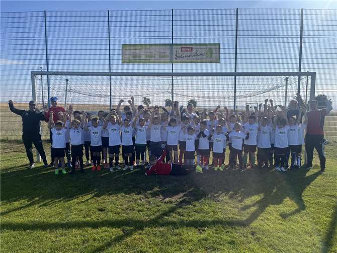 Fußballferiencamp sorgte für begeisterte Kinder und Jugendliche Die Kinder und Jugendlichen im Alter zwischen 5 und 16 Jahren nahmen teil und erlebten abwechslungsreiche Trainingstage.  Foto: privat
