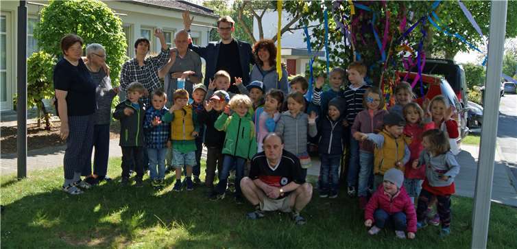 Die Kinder und die Bewohner des Jakobus-Hauses verbrachten einen bunten Nachmittag bei strahlendem Sonnenschein.privat