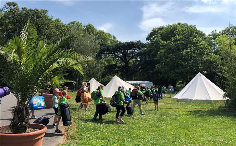 Die Kinder verbrachten zwar eine ruhige aber doch kurze Nacht im Zoo.Foto: privat