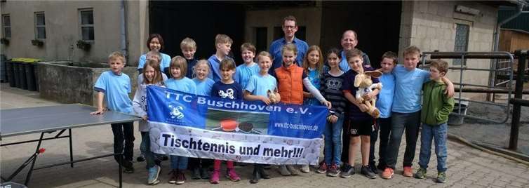 Die Kinder vom TTC haben sich ganz besonders über den Überraschungsausflug gefreut. Privat