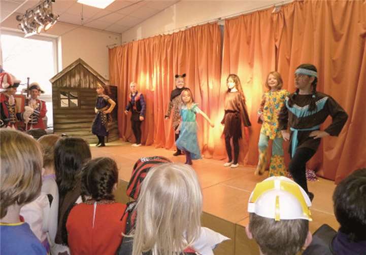 Die Kinder zeigten ihr tolles Können auf der Bühne vor allen Gästen. privat