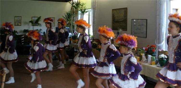 Die Kindergarde der Kobern-Gondorfer Möhnen sorgte mit einem gelungenen Auftritt für Abwechslung.privat