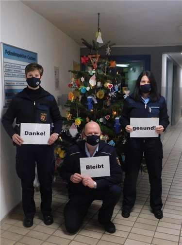 Die Kindergartenkinder bastelten Schmuck für Weihnachtsbaum der Cochemer Polizei Quelle: Polizeiinspektion Cochem