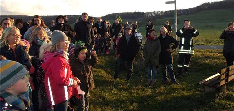 Die Kindergartenkinder machten sich auf den Weg den Nikolaus zu suchen.privat