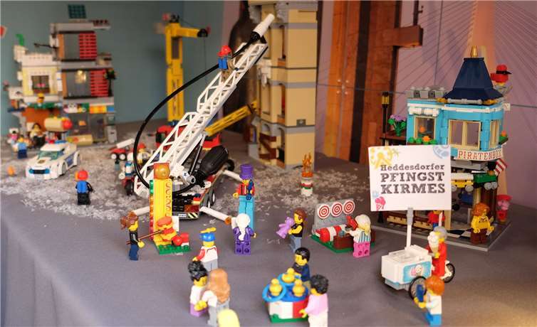 Die Kinderhütten haben Mitarbeiterinnen des Amts für Stadtmarketing liebevoll mit den unterschiedlichsten Motiven dekoriert. Foto: Stadt Neuwied