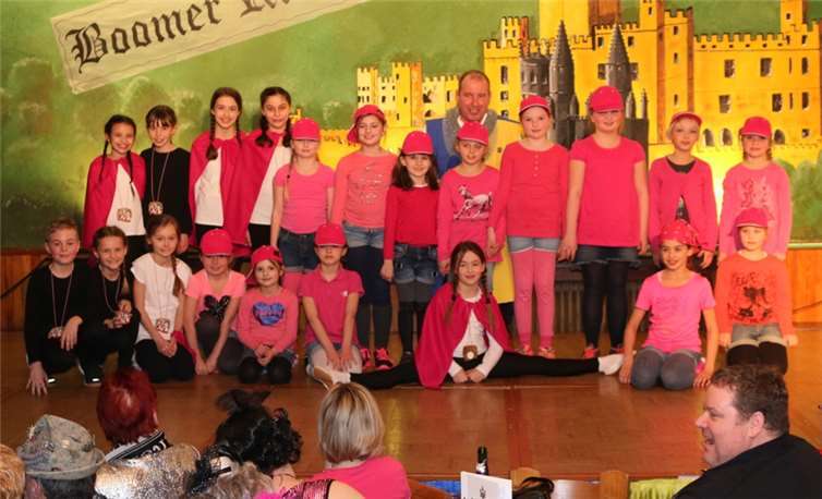 Die Kindertanzgruppe des SV Bubenheim eröffnete die Sitzung. privat