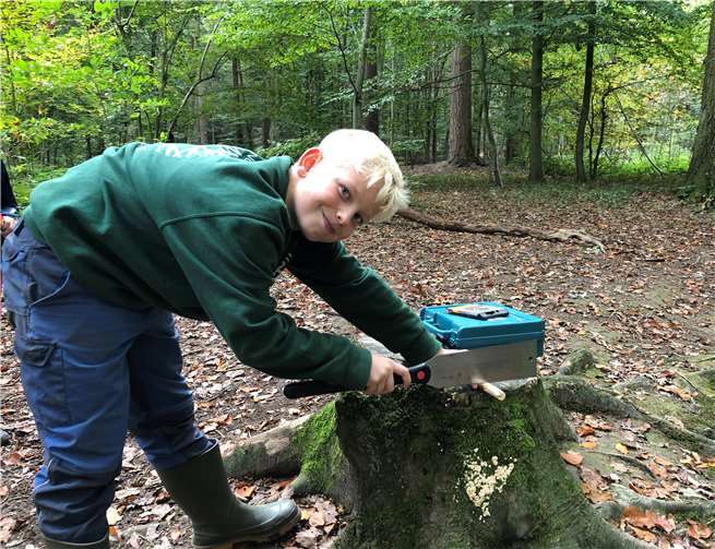 Die Kinderwaldwoche des Eifelvereins Rheinbach war ein voller Erfolg. Die Kinder konnten nach Herzenslust ihrer Kreativität nachgehen und auch selber mal Hand anlegen.Fotos: Privat.