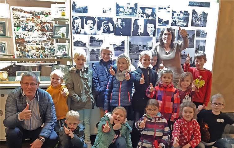 Die Kino-für-Kinder-Macher um Tanja Buchmann und Michael Mertes erhielten im Dezember auch Besuch junger Filmfans aus Rengsdorf.Foto: privat