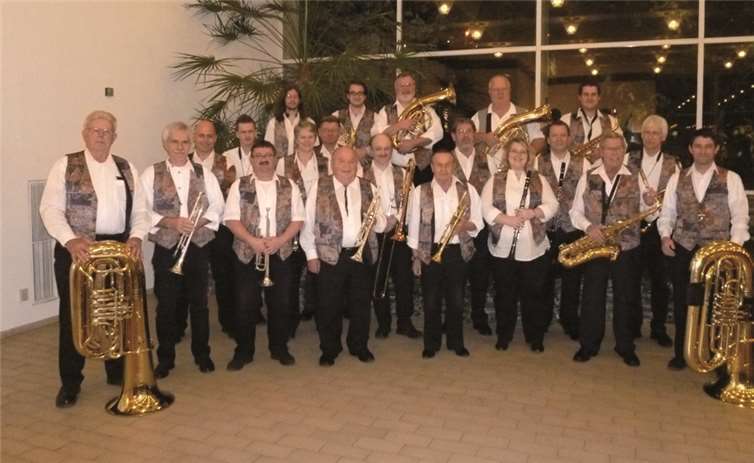 Die Kirchdauner Dorfmusikanten halten eine bunte Mischung der Blasmusik bereit. privat