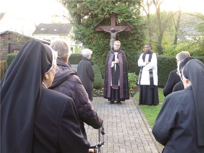 Die Kirche feierte alle ihre bekannten und unbekannten Heiligen, wie ein großes Erntefest. privat