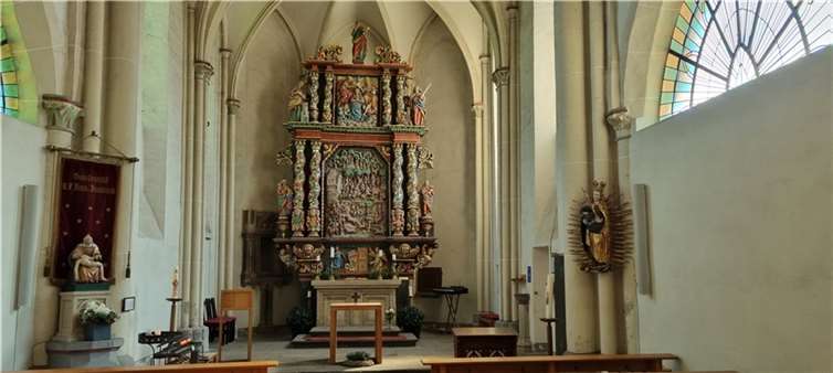 Die Kirche in Fraukirch mit Altar.