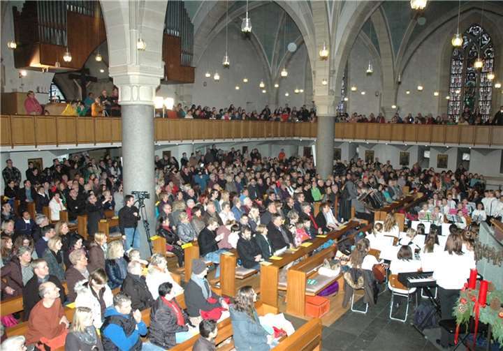 Die Kirche war richtig voll.