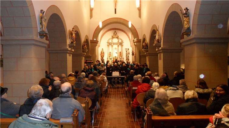 Die Kirche war voll besetzt.  Fotos: privat