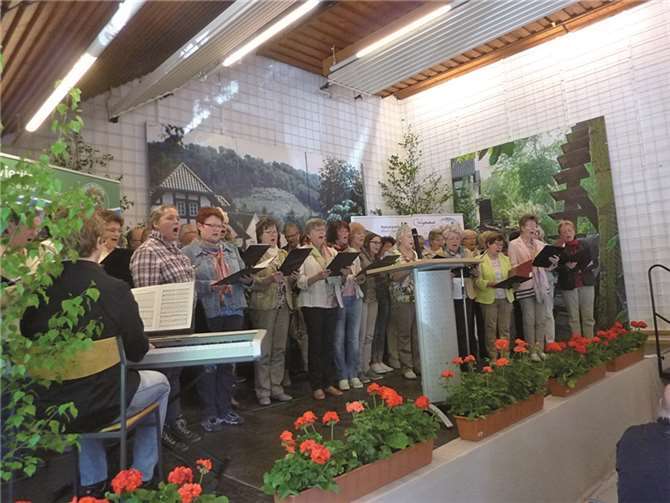 Die Kirchenchöre Niederbreitbach und Waldbreitbach sorgten für musikalische Untermalung.