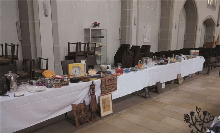 Die Kirchengemeinde hatte der Hitze wegen teilweise die Benutzung des Kircheninnenraumes und des Kreuzganges gestattet. privat