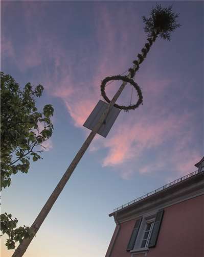 Die Kirmes wird immer mit dem Stellen des Baumes eröffnet.