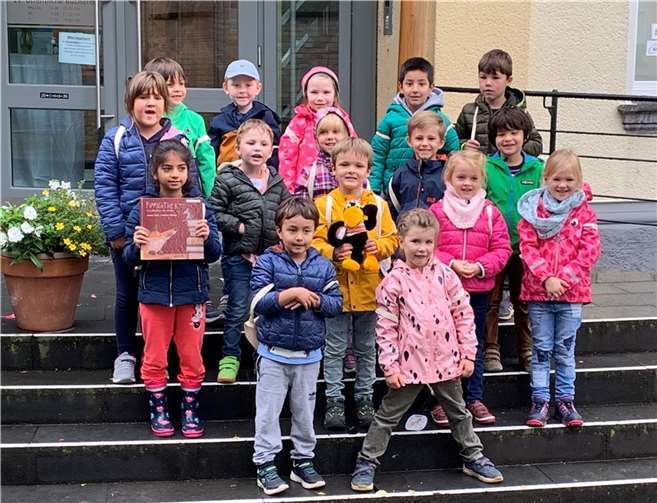 Die Kita Goethe-Knirpse beteiligt sich an der Leseförderaktion der Evangelischen Öffentlichen Bücherei Remagen – 19 Vorschulkinder sind jetzt „Bibfit“. Foto: privat