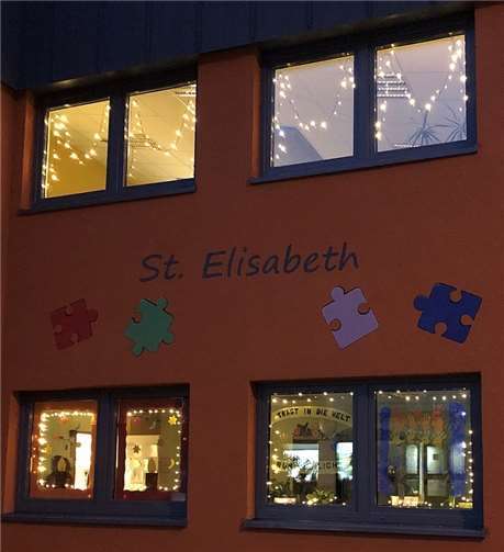 Die Kita St. Elisabeth teilte das Licht mit allen Spaziergängern in der Martinswoche. Fotos: privat