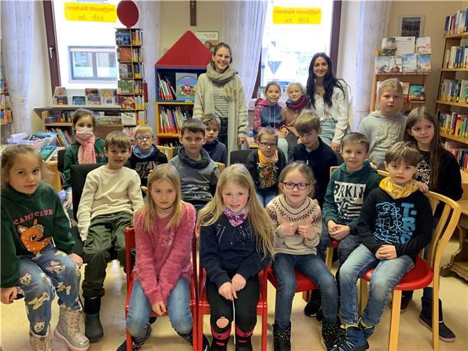 Die Klasse 2 der Grundschule Kais.  Quellen: Bücherei St. Pankratius Kaisersesch