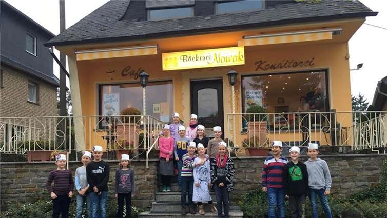 Die Klasse 3a hielt ihren Unterricht in einer Bäckerei ab. privat