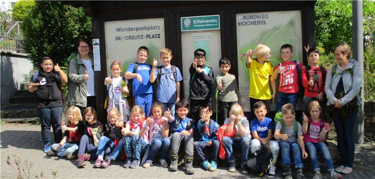 Die Klasse 3c bei ihrem Waldausflug.Fotos: privat