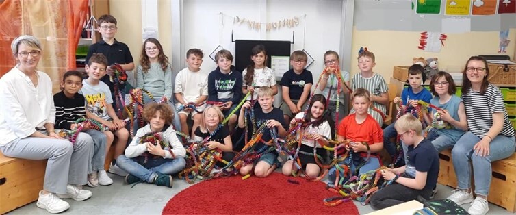 Die Klasse 4a begeistert mit außergewöhnlicher Bastelaktion.