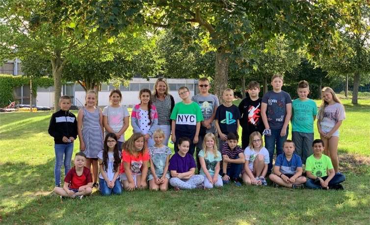 Voneinander lernen – miteinander wachsen  Die Klasse 5a. Fotos: privat