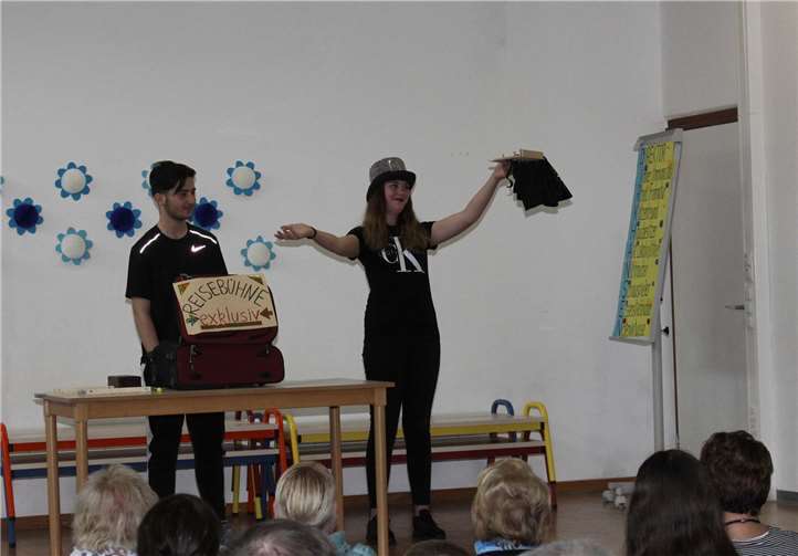 Die Klasse 7-9 beeindruckte mit ihrer „Zauberei“ im Programm.