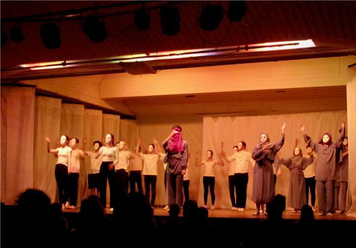 Die Klasse setzte wunderbar um, was sie in zwölf Jahren Eurythmie-Unterricht gelernt hat.Foto: Waldorfschule Neuwied