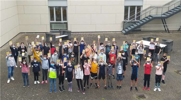 Die Klassen 5a, 5e und 5f nahmen an der Aktion „Ich schenk dir eine Geschichte“ teil. Foto: privat
