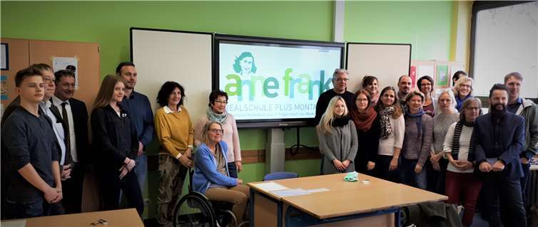 Die Klassenräume der Anne-Frank-Realschule plus wurden mit elektronischen Tafeln ausgestattet. privat