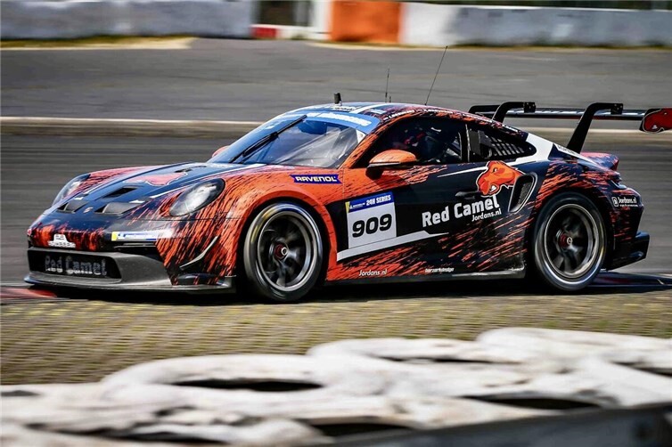 Erfolgreiche Premiere der Michelin 12H Nürburgring